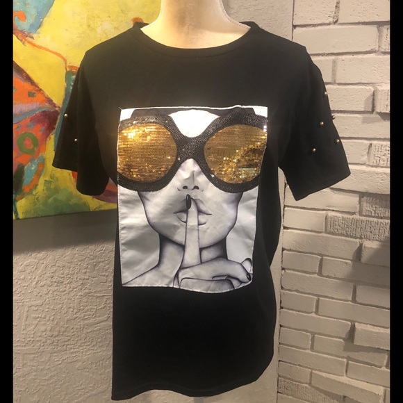 Tops - Face Graphic Top with Sequin Sunglasses